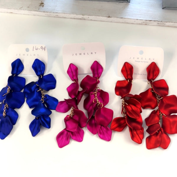 “Petals” Lightweight Dangle Fashion Earrings