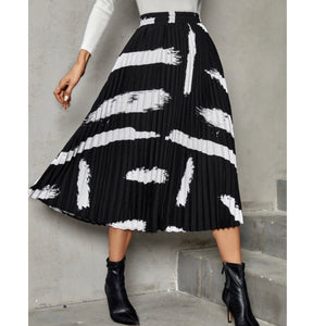 “Modern Day Art” Pleated Black & White Skirt